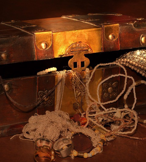 treasure-chest-619762_1920